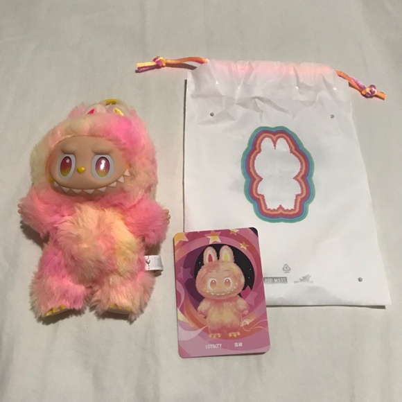 LOYALTY Labubu V3 Big Into Energy Authentic Vinyl Plush Pendant - Picture 1 of 5
